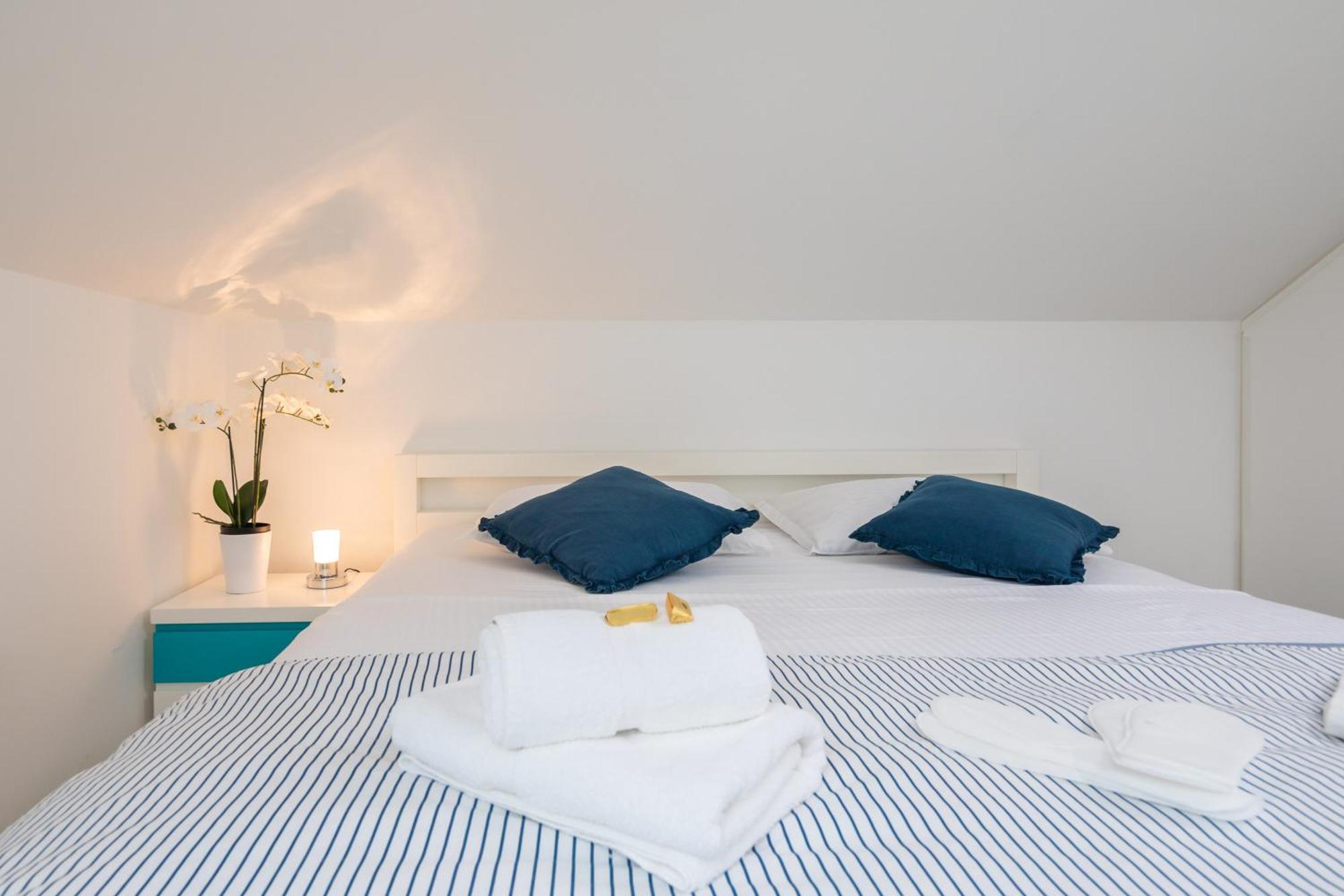 Epetium Beach Villa Split Extérieur photo